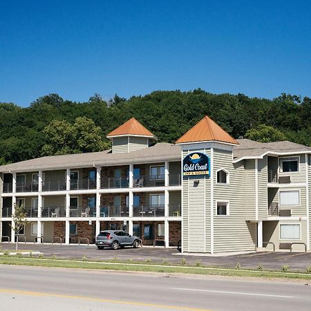 Kasa Gold Coast Inn Травърс Сити Екстериор снимка