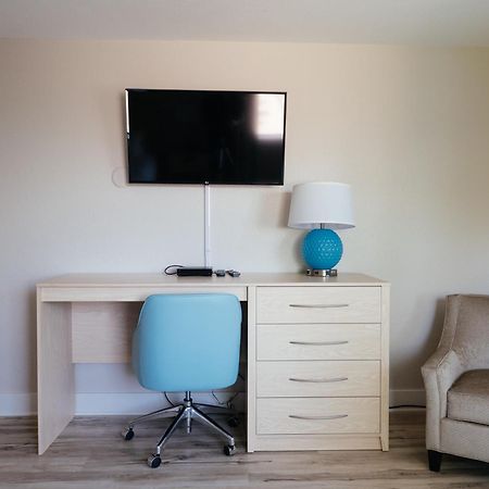 Kasa Gold Coast Inn Травърс Сити Екстериор снимка