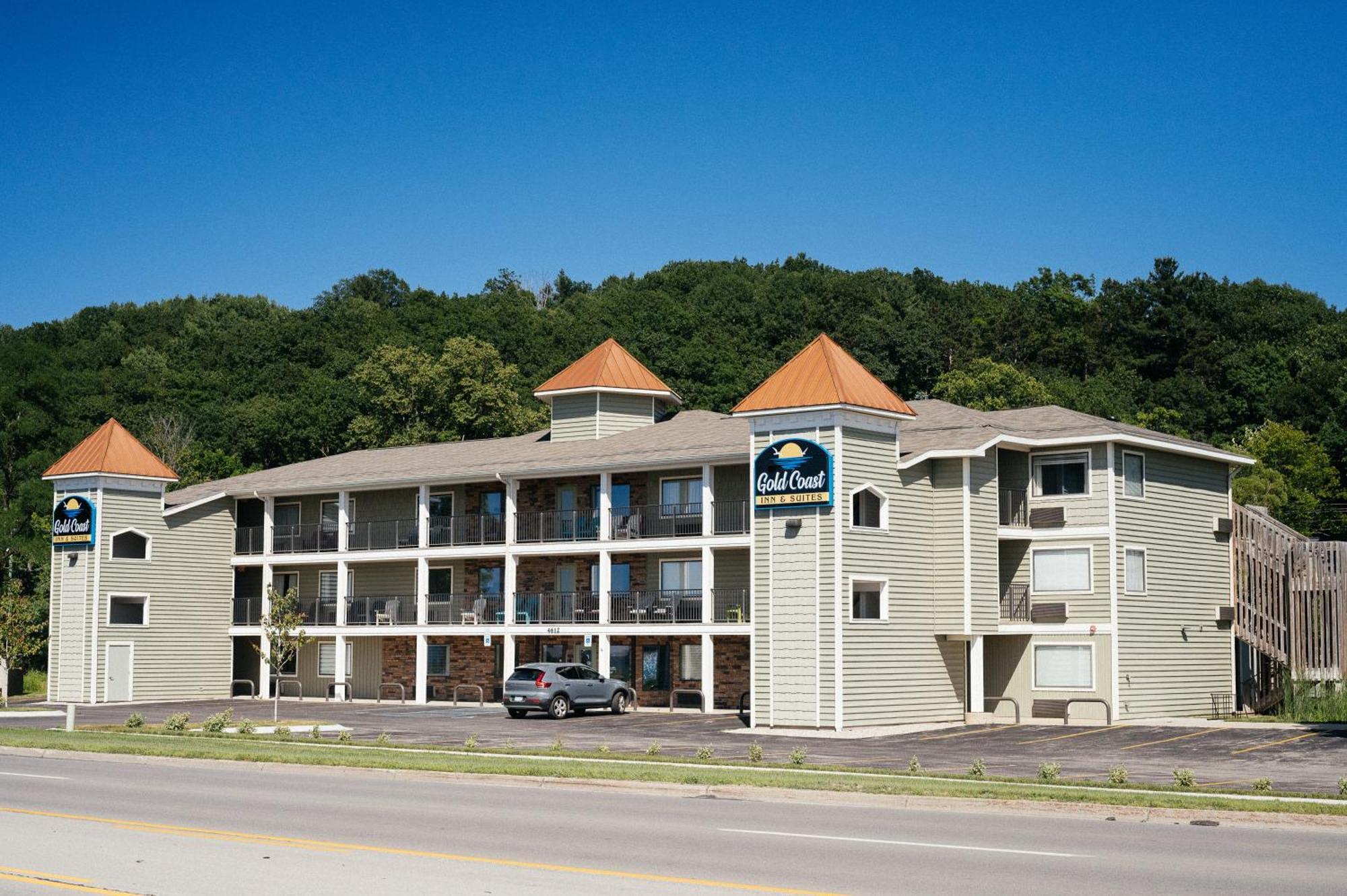 Kasa Gold Coast Inn Травърс Сити Екстериор снимка