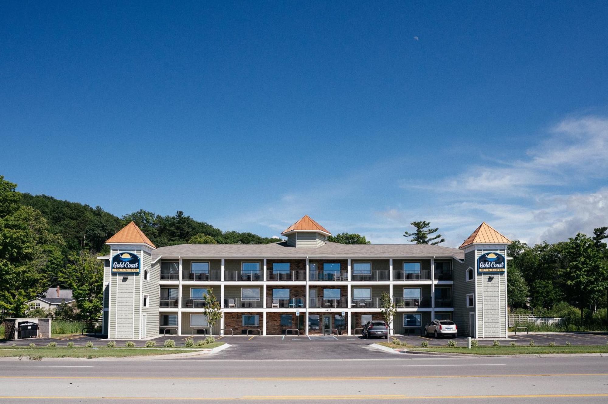 Kasa Gold Coast Inn Травърс Сити Екстериор снимка