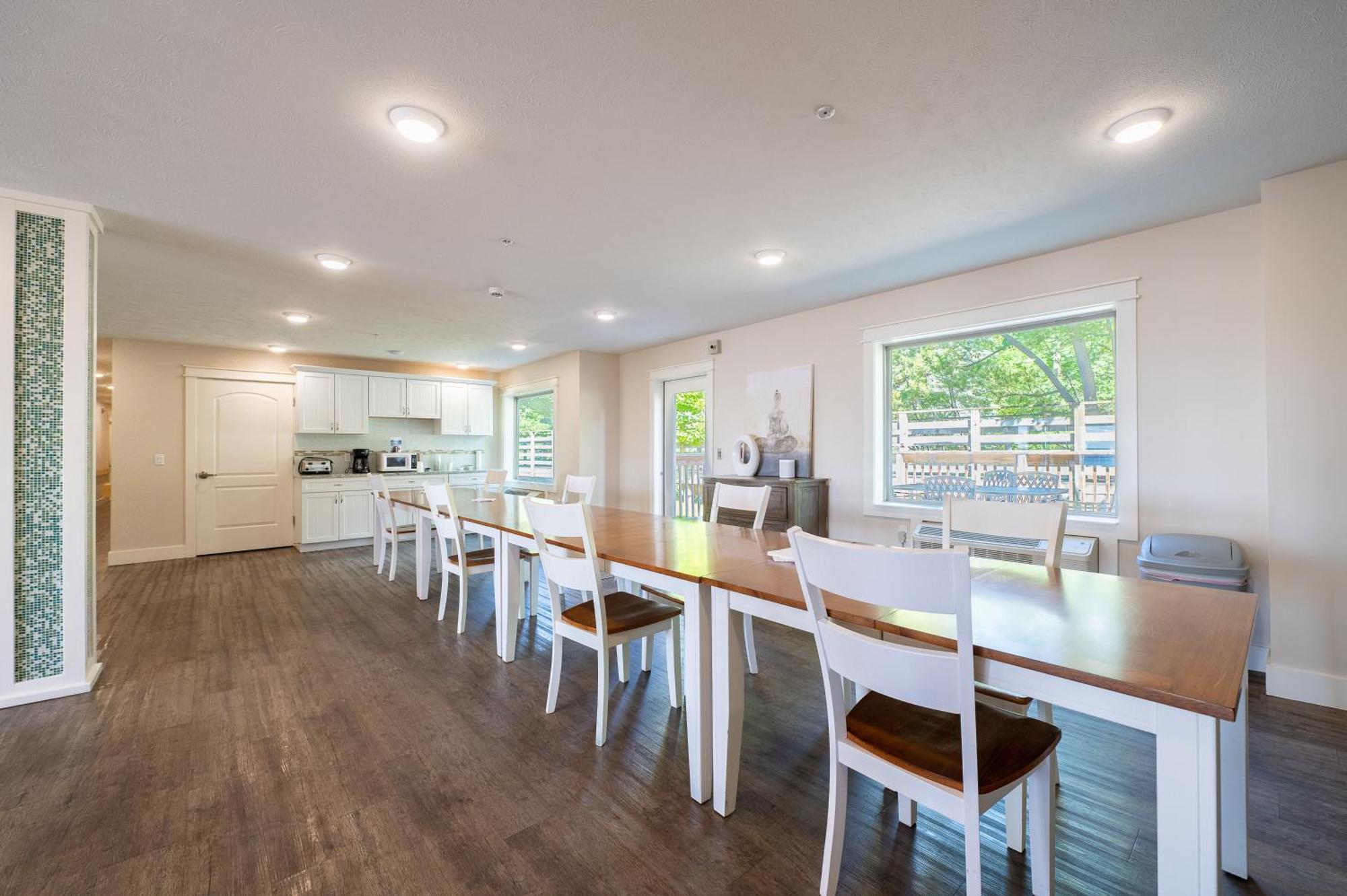 Kasa Gold Coast Inn Травърс Сити Екстериор снимка