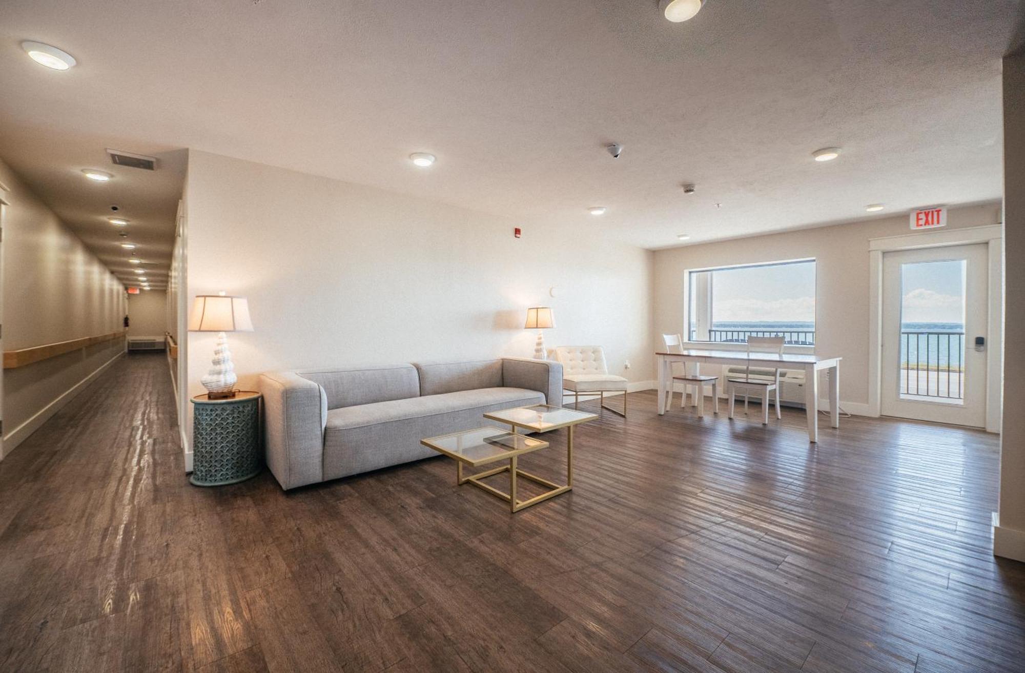 Kasa Gold Coast Inn Травърс Сити Екстериор снимка